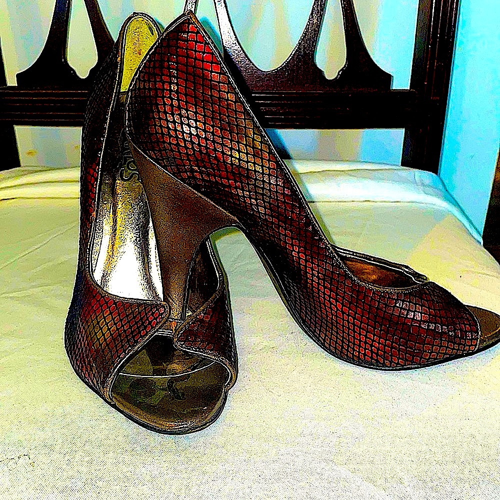Carlos Santana Pounce Peep Toe High Heel Stilettos